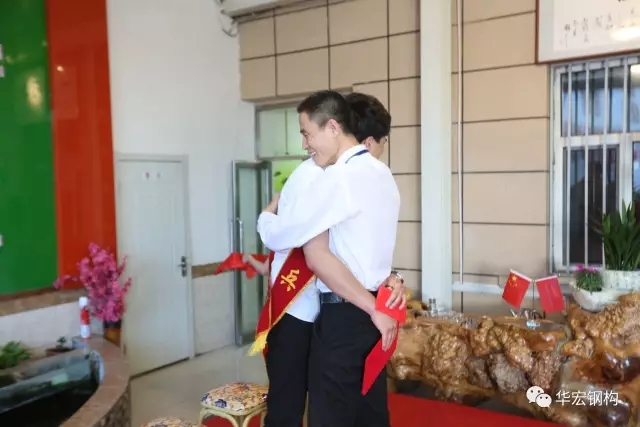 维多利亚老品牌vic(集团)官方网站