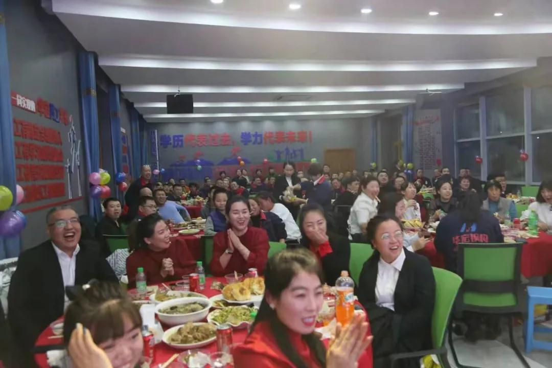 维多利亚老品牌vic(集团)官方网站