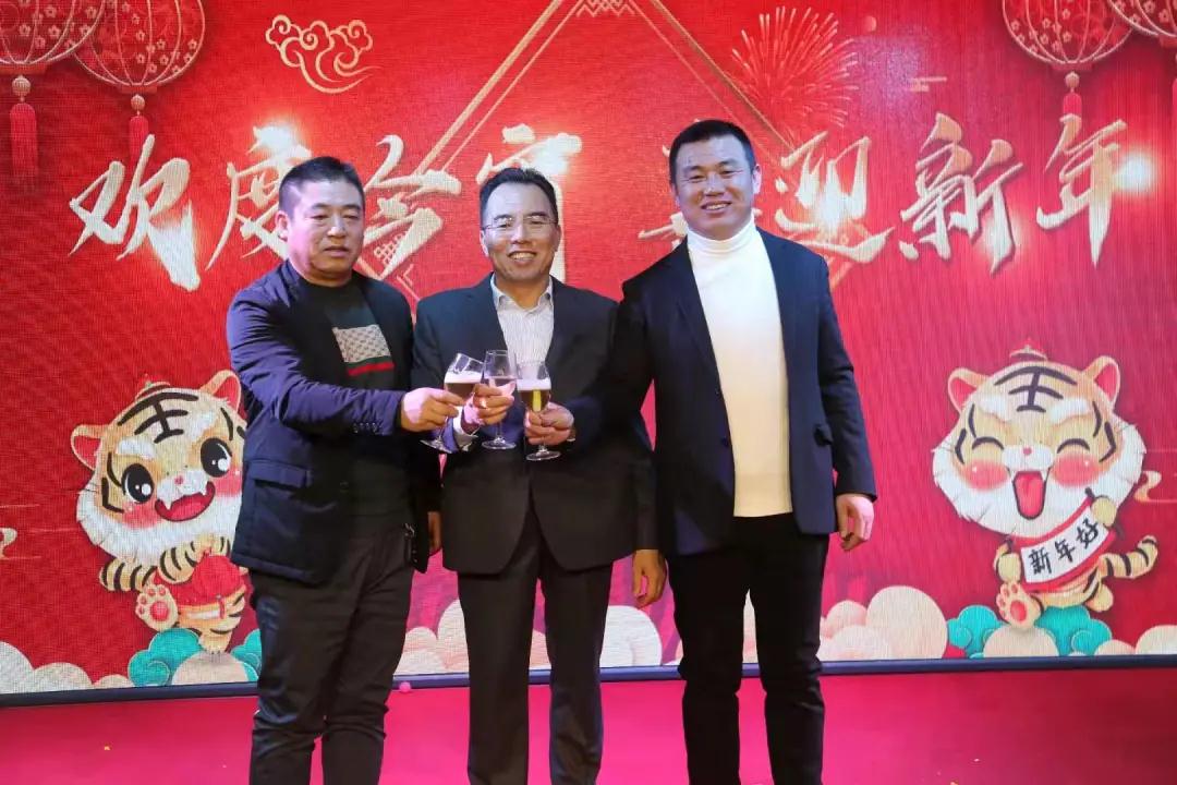 维多利亚老品牌vic(集团)官方网站